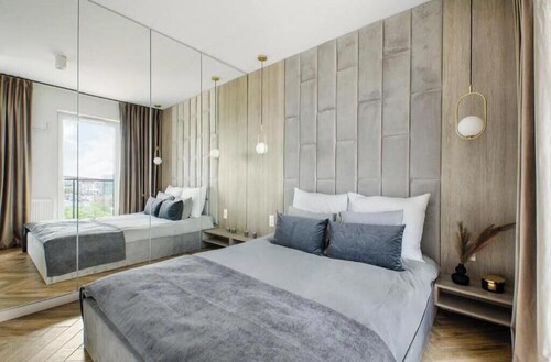 Soothing apartment with AC in charming Srodmiescie