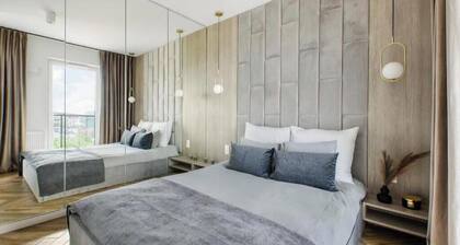 Soothing apartment with AC in charming Srodmiescie