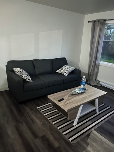  Cozy and relaxing short term rentals for contractors in Thompson Manitoba