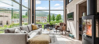 Lovely home in ål with house sea view