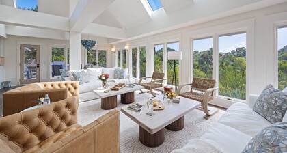 Incredible Seabrook Home! GORGEOUS 5 bedrooms and panoramic rooftop balcony!