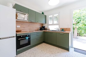 Fridge, microwave, oven, dishwasher
