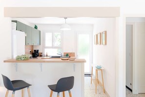 Fridge, microwave, oven, dishwasher