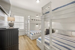 8 bedrooms, travel crib, free WiFi, bed sheets