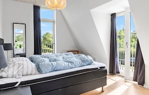 3 bedrooms, travel cot, free WiFi