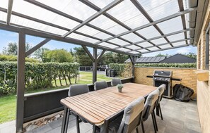 Outdoor dining - 3 bedroom beautiful home in Tarm (Tarm)
