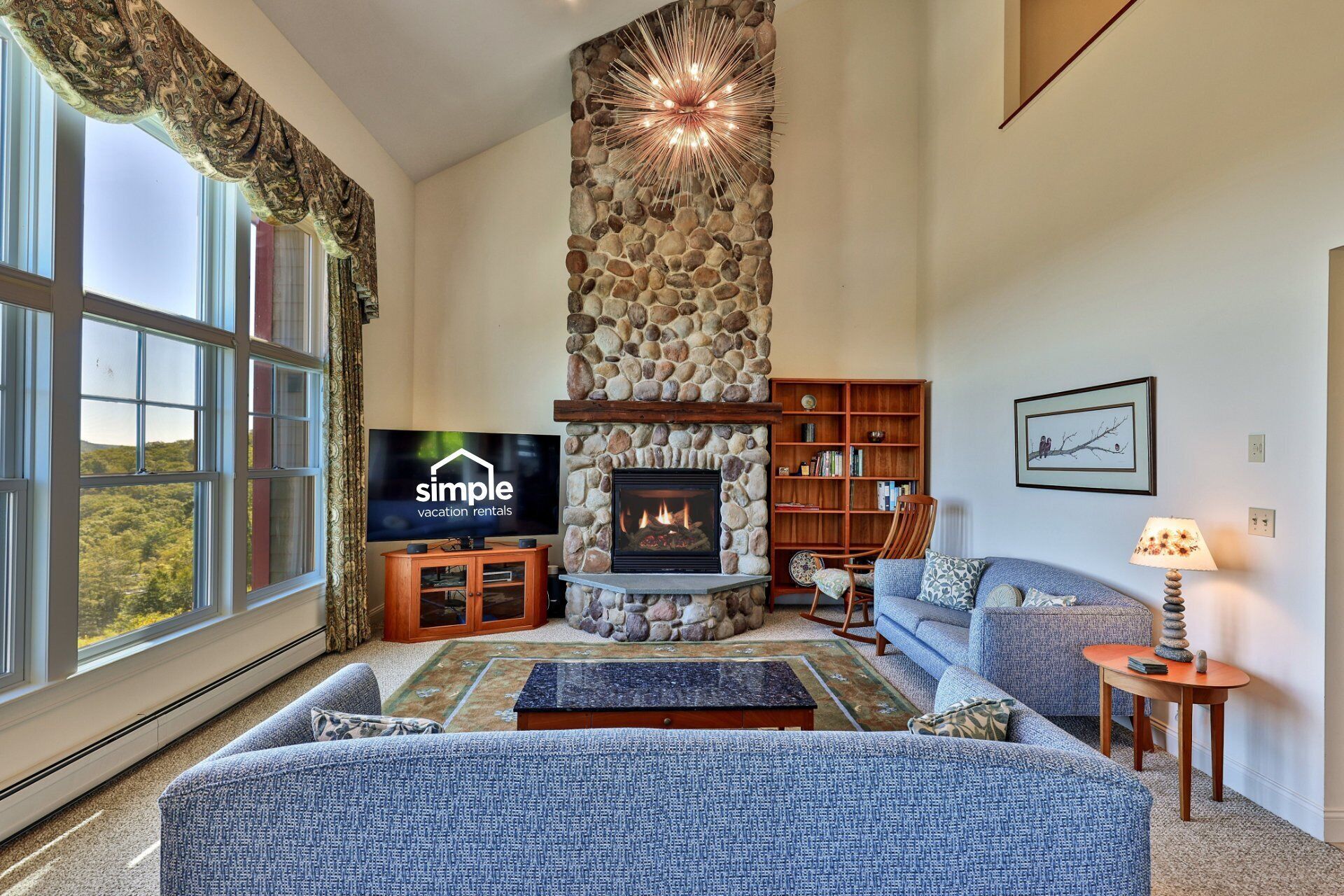 智能电视、壁炉、电子游戏、桌上足球