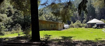 Mattole River Sancuary-2BR Cottage, Pet Friendly, Fast Wifi, Family Friendly