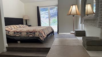 2 bedrooms, iron/ironing board, internet, bed sheets