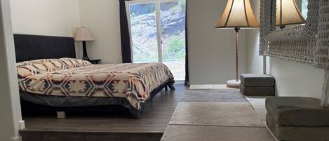 2 bedrooms, iron/ironing board, internet, bed sheets