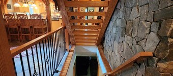 400ft private waterfront home, fireplace, boathouse, kayaks, DOG FRIENDLY