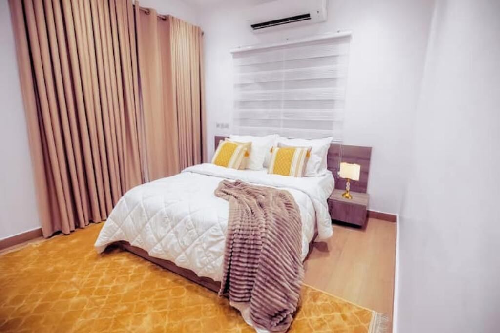 2 bedrooms, WiFi, bed sheets