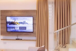 Interior - AZURE - the perfect escape (Tema)