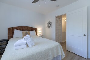 2 bedrooms, iron/ironing board, free WiFi, bed sheets