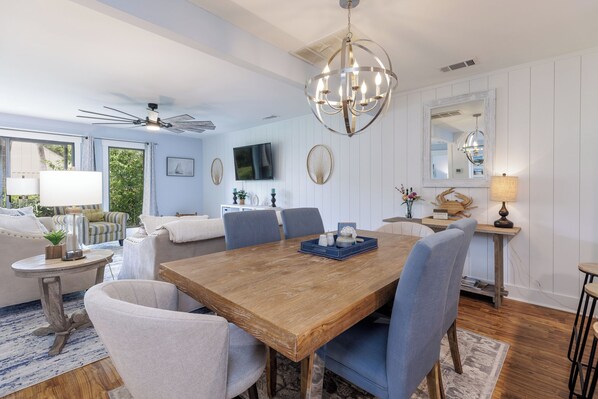 Dining - Updated Family Villa | Patio, BBQ, Complex Pool, Bikes (Hilton Head Island)