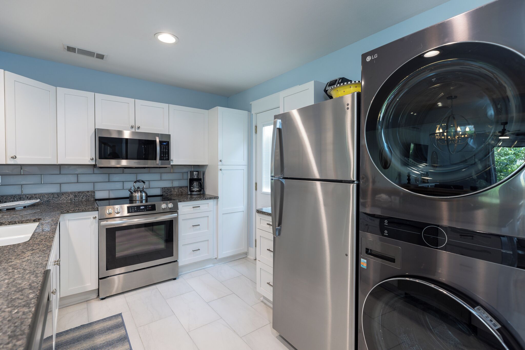 Mikrowelle, Ofen, Herdplatte, Geschirrspüler