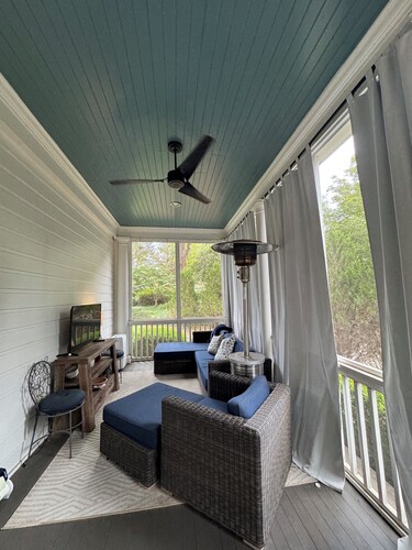  Sophisticated Stay in heart of Five Points-Walk to the action, Relax in luxury.