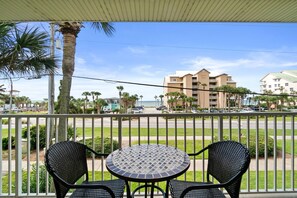 Outdoor dining - Crystal Beach Gem! Ocean View • Steps to Gulf • Caribbean Dunes 218 (Destin)