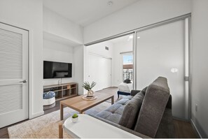 Living area - Top-Floor Gem / Walk to Attractions (Long Beach)