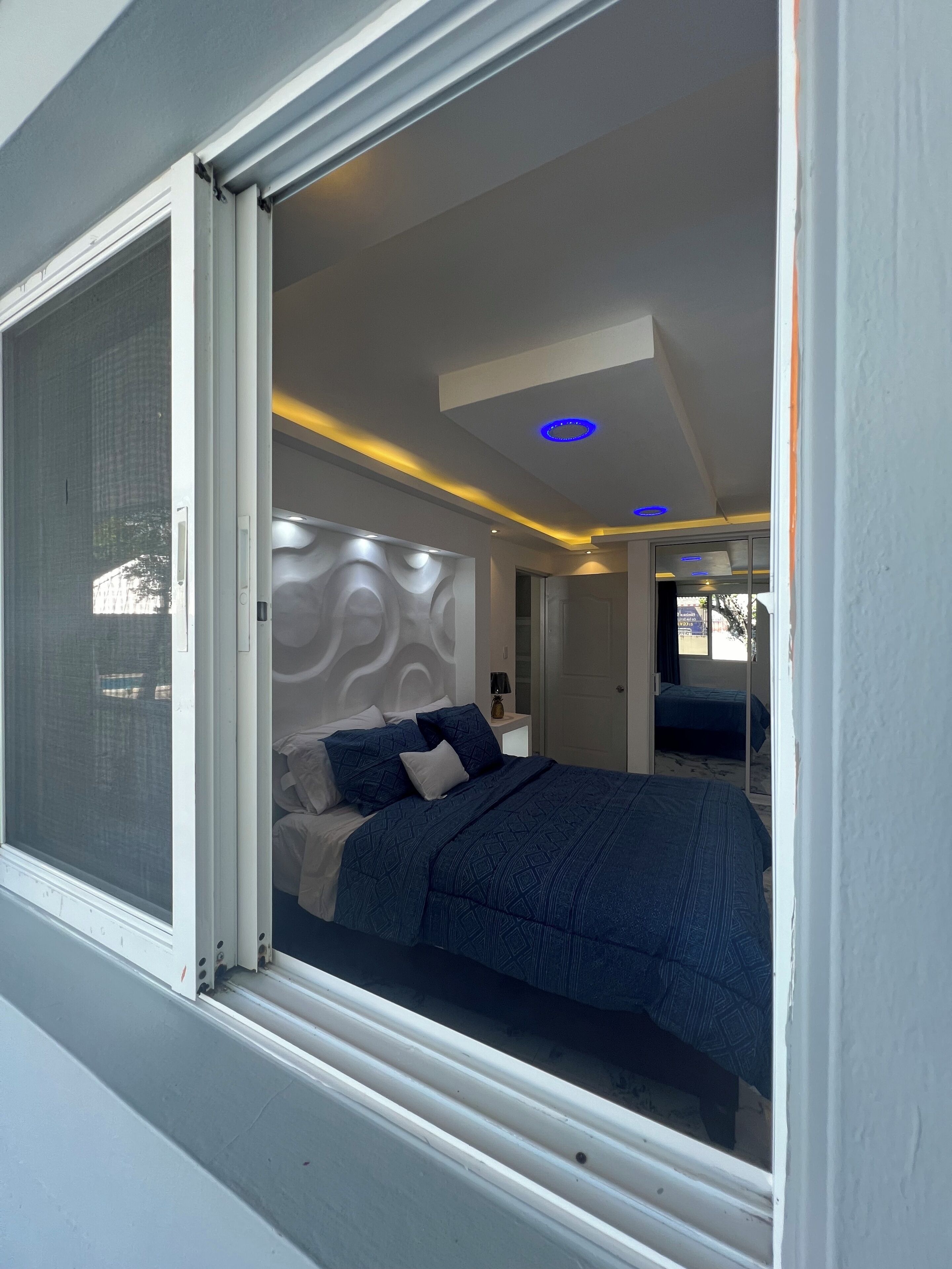 1 habitación, tabla de planchar con plancha, wifi y ropa de cama 