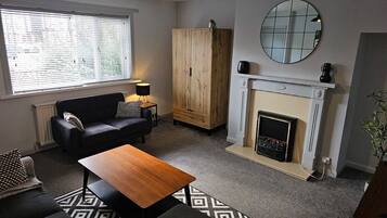 TV, fireplace