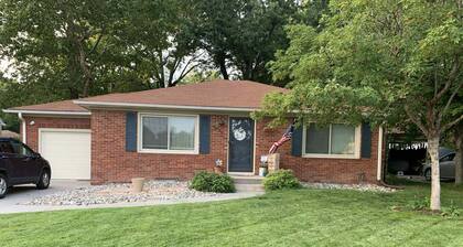 Charming 3 Bedroom House Conveniently Located in Central Lincoln