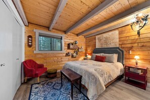 3 عدّة غرف نوم ومكواة/لوح كي وواي فاي مجانًا وملاءات أسرّة