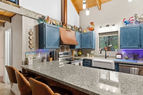 Clucking Awesome Cabin - Our Nest is Your Nest