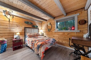 3 عدّة غرف نوم ومكواة/لوح كي وواي فاي مجانًا وملاءات أسرّة