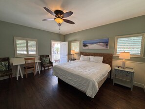 1 bedroom, free WiFi, bed sheets - Pet Friendly, Close to the Beach, Golf Cart Access (Port Aransas)