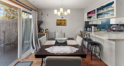 Gladelle. A beautiful home away from home. Cozy, Comfortable and Peaceful.