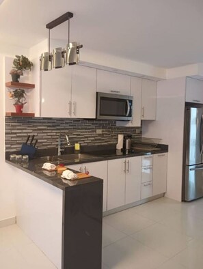 Fridge, microwave, oven, dishwasher
