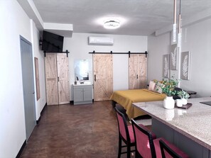 1 slaapkamer, een strijkplank/strijkijzer, gratis wifi
