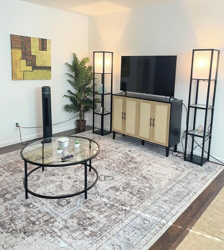 Charming 2-bedroom townhome - All brand new - pets welcome