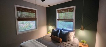 Charming 2-bedroom cabin in delightful New Market with AC