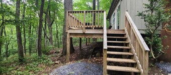 Charming 2-bedroom cabin in delightful New Market with AC
