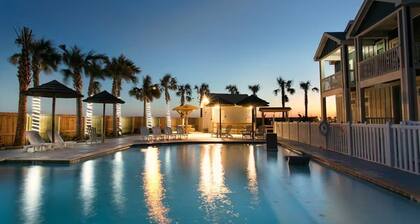 8BR Dog Friendly | Pool | Hot Tub | Balcony | W/D