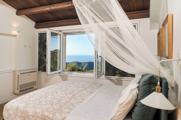 3 bedrooms, iron/ironing board, travel cot, WiFi