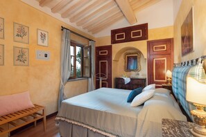 6 bedrooms, iron/ironing board, WiFi, bed sheets - Podere Delle Vigne, in the Vineyards of Maremma (Grosseto)