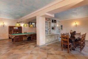 Dining - Podere Delle Vigne, in the Vineyards of Maremma (Grosseto)