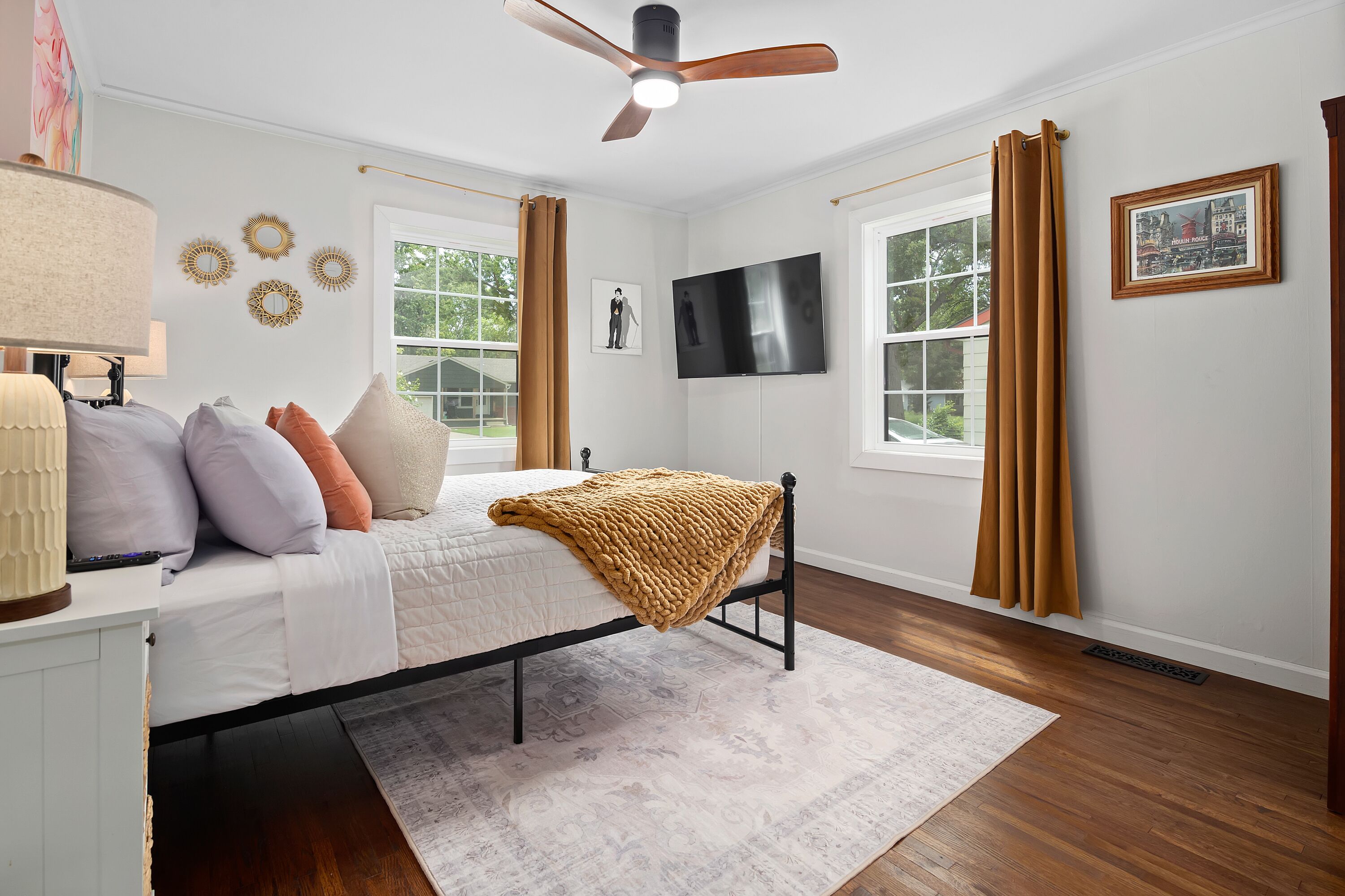 3 makuuhuonetta, silitysrauta/-lauta, ilmainen Wi-Fi, vuodevaatteet