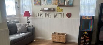 Tranquil 3-bedroom 2 Bath, HotTub, Ping Pong, backs up to Park, hosting w/heart