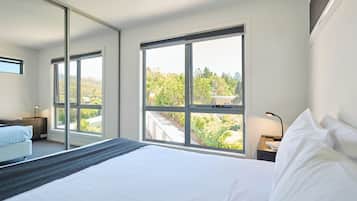 2 soveværelser, strygejern/strygebræt, sengetøj