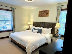 4 camere, una scrivania, ferro/asse da stiro, Wi-Fi gratuito