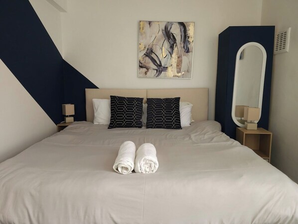 5 bedrooms, iron/ironing board, free WiFi, bed sheets
