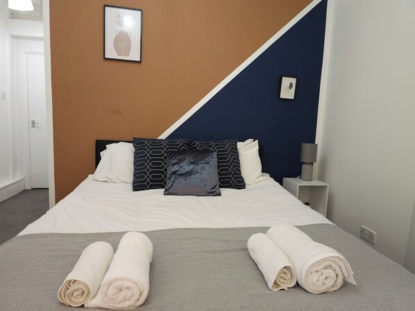 5 chambres, fer et planche à repasser, Wi-Fi gratuit, draps fournis