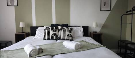 5 bedrooms, iron/ironing board, free WiFi, bed sheets