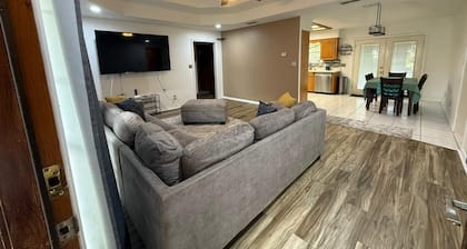 Charming 2 bedroom house conveniently located in a quiet subdivision.