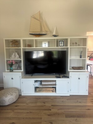 Interior - Beautiful Modern Beach House, across from Golf Course, Spacious Backyard (Brigantine)