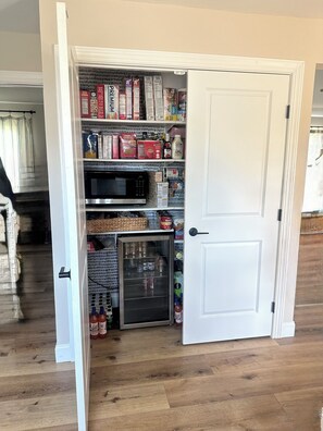 Interior - Beautiful Modern Beach House, across from Golf Course, Spacious Backyard (Brigantine)